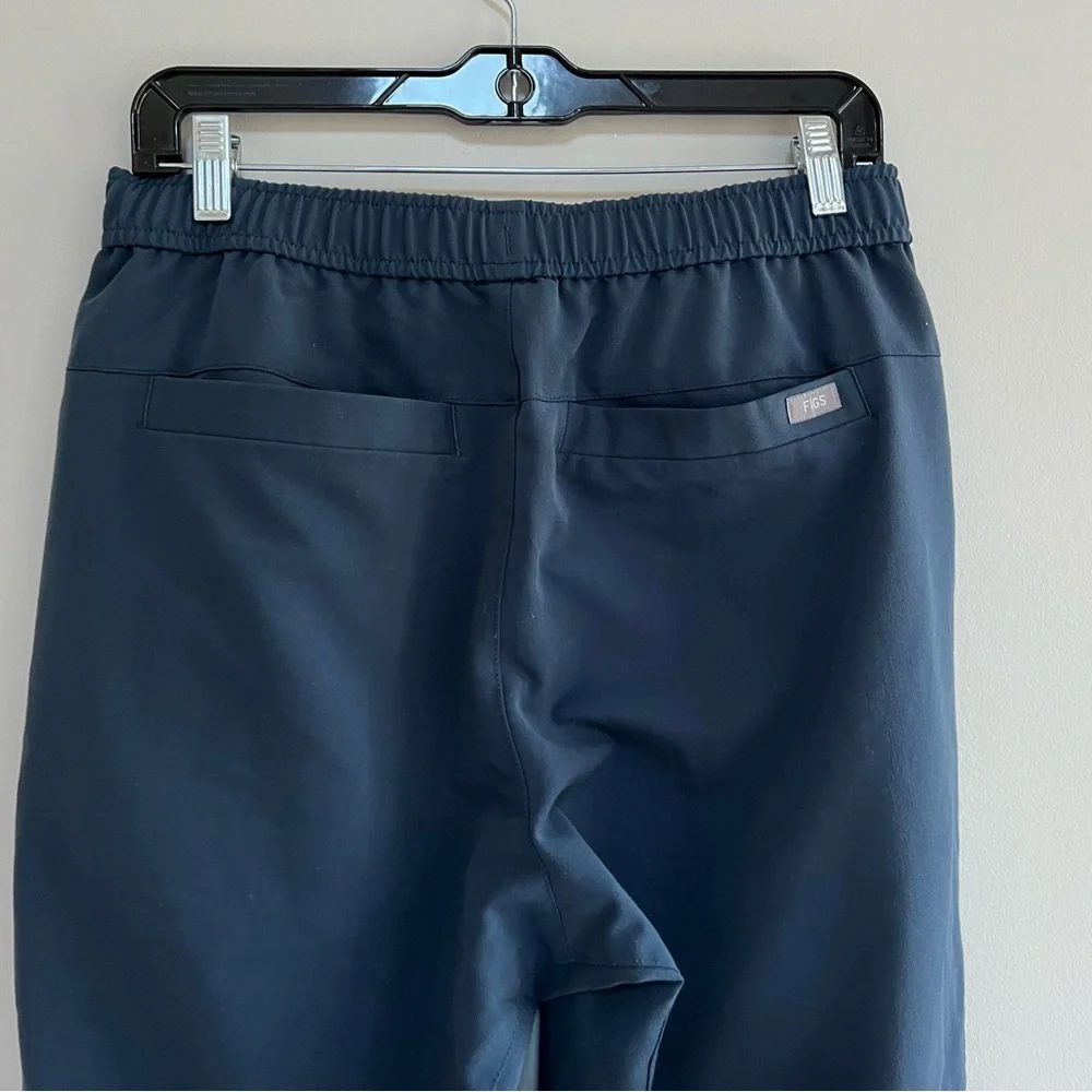 FIGS Men's Tansen Jogger Scrub Pants in Dark Harbor PO #3013, size M